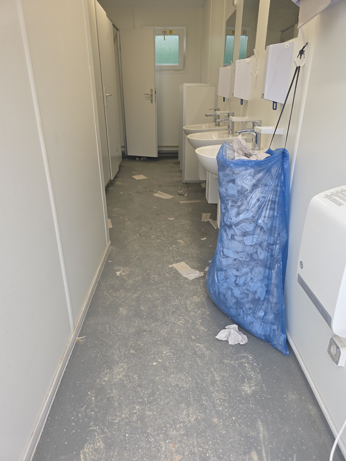 Sanitäranlagenreinigung vorher